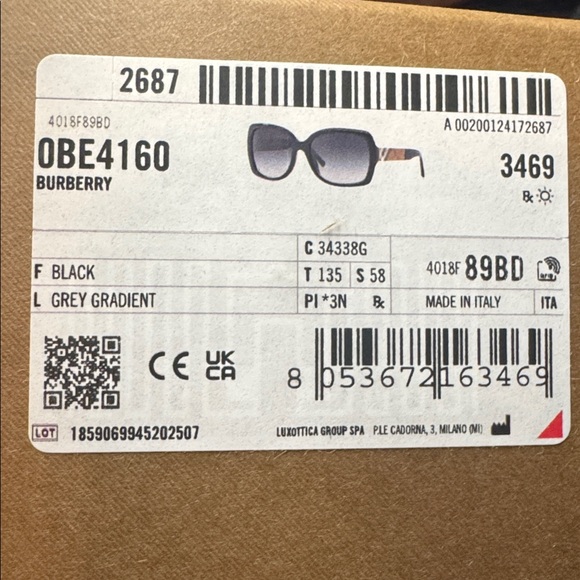 Burberry Sunglasses NIB - Picture 11 of 11